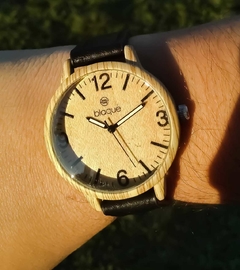 Reloj Blaquè BQ149MN para dama Malla de cuero negro fondo simil madera - comprar online