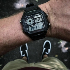Reloj Casio AE1200WH-1B digital negro world time malla de acero - comprar online