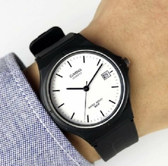 Reloj Casio MW59-7E malla de caucho negro caballero con calendario WR