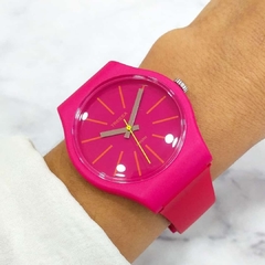 Reloj Tressa TR-001 Fun (Grande) Fucsia Con Indicadores Dorados