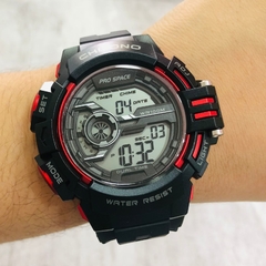 Reloj Pro Space PRO-006 Para Hombre Digital Caucho Sumergible Negro Con Detalles Rojos