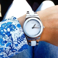 Reloj Swatch YLS141GC Tresor Blanc para dama malla de acero y acrílico