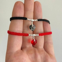 Pulsera Cordón rojo o negra con dije corazòn cristal en internet