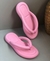 Chinelo de dedo rosa