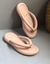 Chinelo de dedo nude