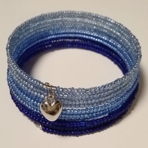 Pulsera Artesanal En Espiral Degradé Azul Con Dije VD001