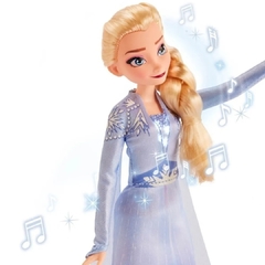 Muñeca Articulada Disney Frozen 2 Elsa Cantante Hasbro E5498