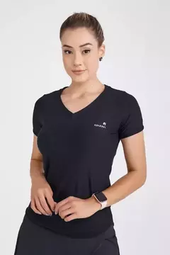 T-Shirts EP004 Fitness Feminina Preta Alongada Epulari - Loja de Roupas A Praça 