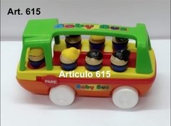 Baby Bus con 7 personajes encastrables - DISTRISEBA