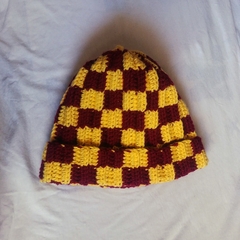 Gorro de crochê cores grifinória - comprar online