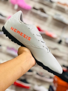 Chuteira Adidas Nemeziz 19 4 IN - Cinza na internet