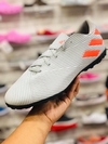 Chuteira Adidas Nemeziz 19 4 IN - Cinza