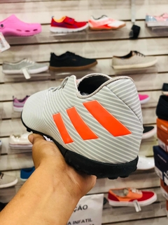 Chuteira Adidas Nemeziz 19 4 IN - Cinza - loja online