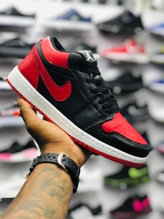 Tênis Nike Air Jordan 1 Low