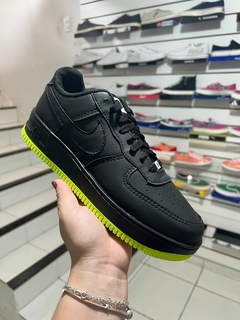 Tênis Air Force 1 - Preto/verde