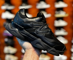 TENIS NEW BALANCE 9060S SIMILAR PRETO PRETO