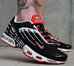 Tênis Nike Air Max Plus 3 na internet