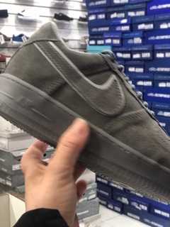 Tênis Nike Air Force 1 na internet