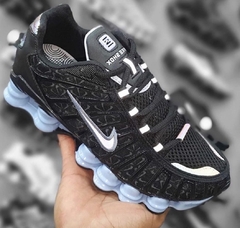 Tênis Nike Shox 12 Molas Refletivo similar - loja online