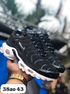 Tênis Nike Air Max TN PRETO E BRANCO