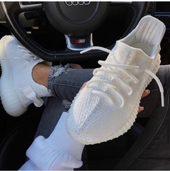 TÊNIS ADIDAS YEEZY BOOST