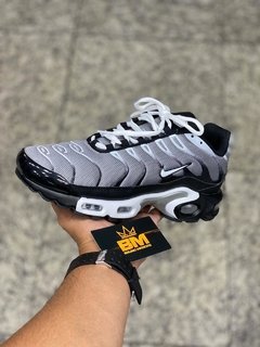 AIR MAX PLUS