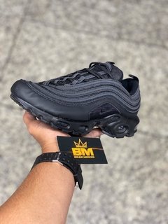 AIR MAX PLUS