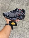 AIR MAX PLUS