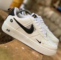 NIKE AIR FORCE ONE na internet