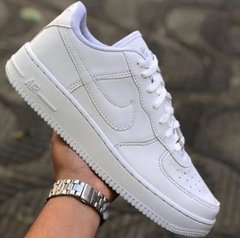 NIKE AIR FORCE ONE na internet