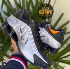 NIKE SHOX  R4 na internet