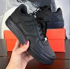 NIKE AIR FORCE ONE na internet