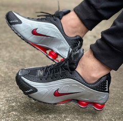 NIKE SHOX R4 - comprar online