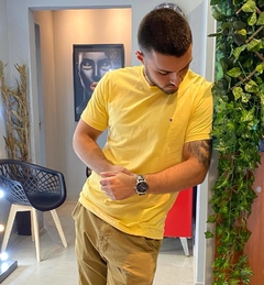Camiseta Tommy Hilfiger Básica | Amarelo - comprar online