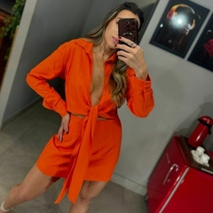 CONJUNTO SAIA E CROPPED LARANJA na internet