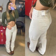 CALÇA CALVIN KLEIN JEANS STRAIGHT BORDADO BOLSO AREIA