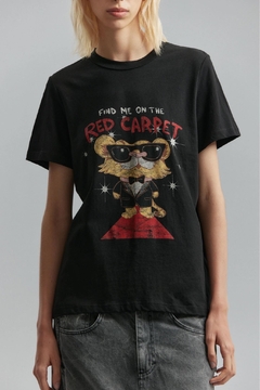 REMERA KOSI RED CARPET en internet