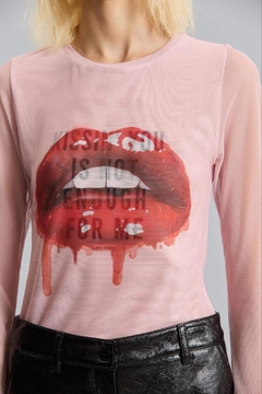 REMERA NOT ENOUGH KISSES - comprar online