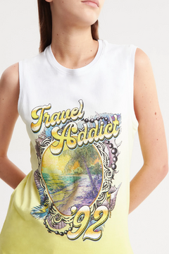 MUSCULOSA TRAVEL ADDICT