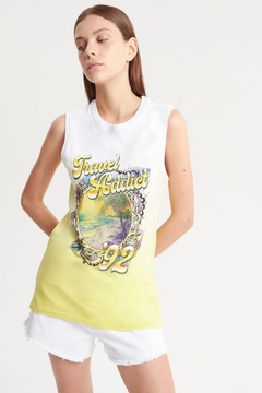 MUSCULOSA TRAVEL ADDICT en internet