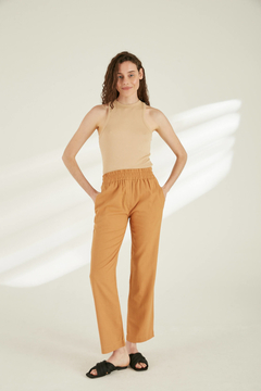 PANTALON RODANO CAMEL - El Almacén de Adriana Kuntz