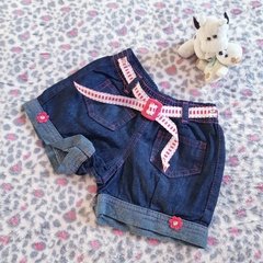 Short Jeans Feminino com Detalhe de Flor - loja online