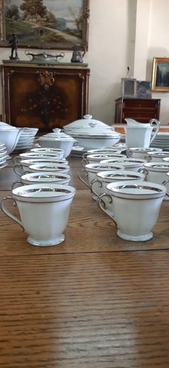 Servicio de mesa en porcelana Limoges