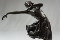 Escultura de bronce firmada Hella Unger - comprar online