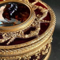 Caja en bronce calado y esmalte de Limoges - comprar online