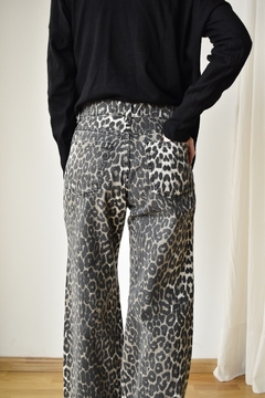 Jean wide leg leopardo gris - comprar online