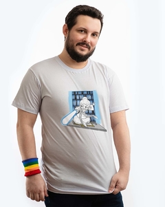 Camiseta Plus Size Jocasta Nu na internet