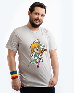 Camiseta Plus Size Sakura em tinta e rabiscos na internet