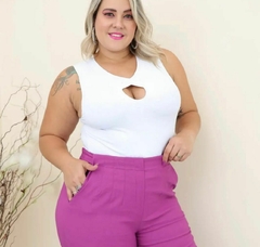 Calça Plus Size Pregas - comprar online