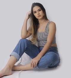 calça mom jeans azul